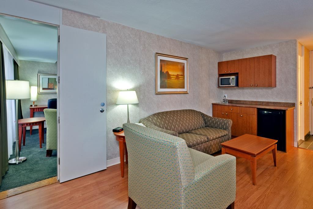 Holiday Inn Montreal Midtown — Photos 2