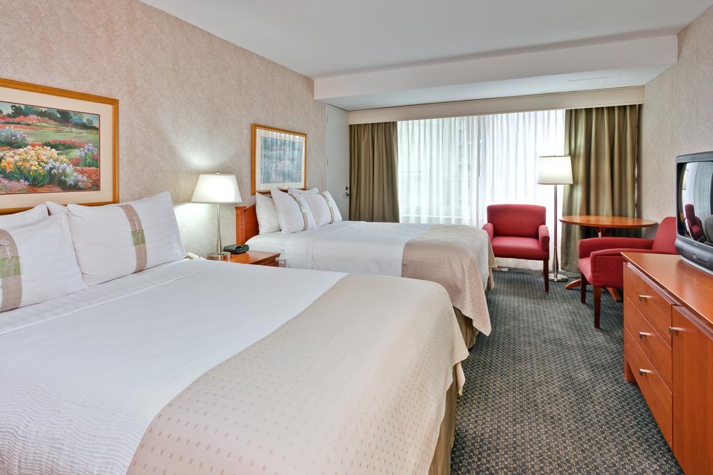 Holiday Inn Montreal Midtown — Photos 1